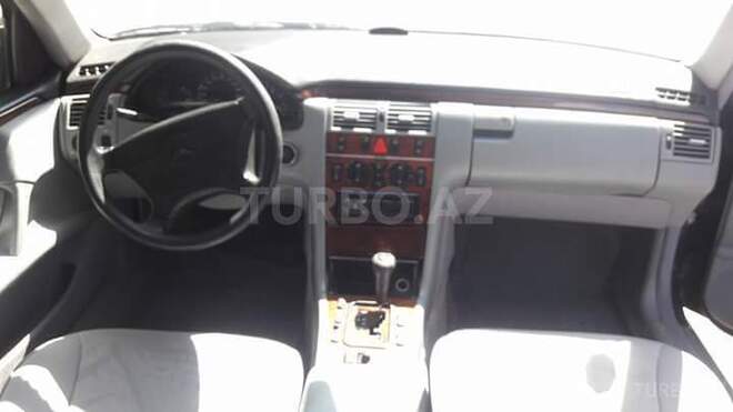 Mercedes E 240 1999, 269,500 km - 0.3 l - Bakı