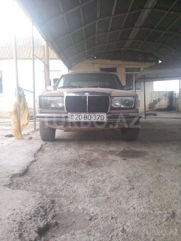 Mercedes 200 1983, 350,000 km - 2.0 l - Goranboy