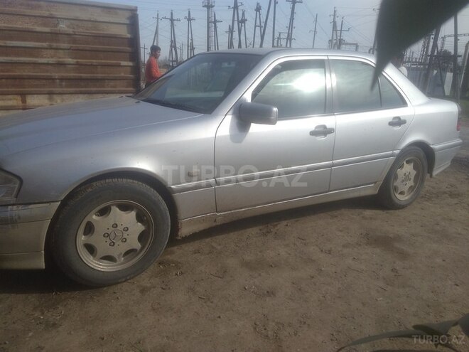 Mercedes C 200 1999, 257,000 km - 2.0 l - Biləsuvar