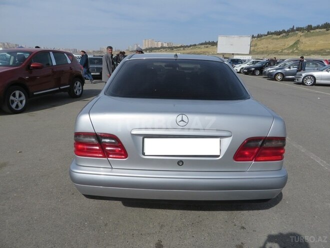 Mercedes E 240 1998, 180,000 km - 2.4 l - Bakı