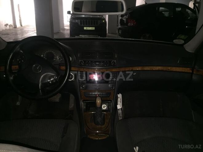 Mercedes E 220 2003, 295,687 km - 2.2 л - Bakı