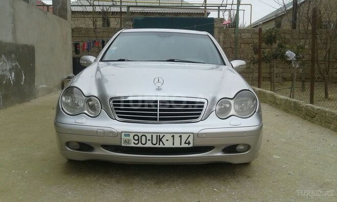 Mercedes C 220 2001, 42,000 km - 2.2 l - Bakı