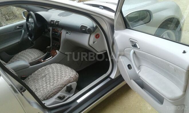 Mercedes C 220 2001, 42,000 km - 2.2 l - Bakı