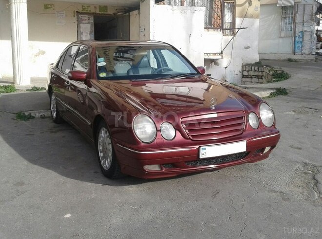 Mercedes E 220 1999, 318,000 km - 2.2 l - Bakı