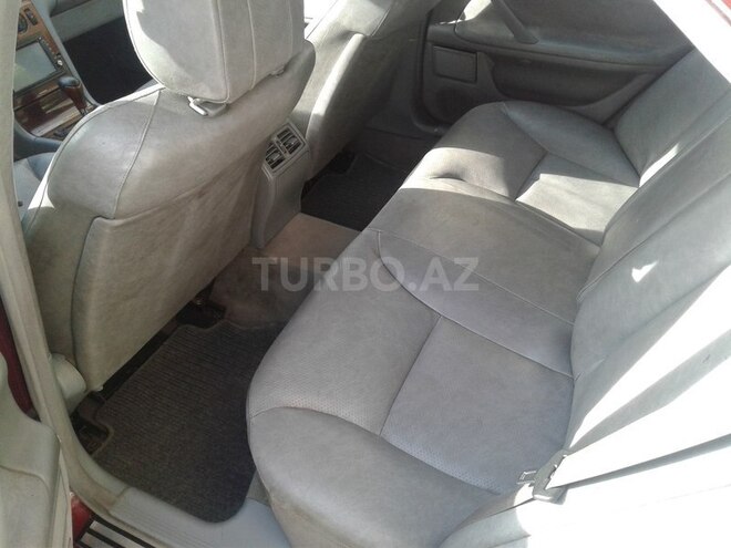 Mercedes E 220 1999, 318,000 km - 2.2 l - Bakı