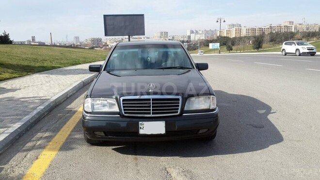 Mercedes C 220 1995, 342,000 km - 2.2 l - Bakı