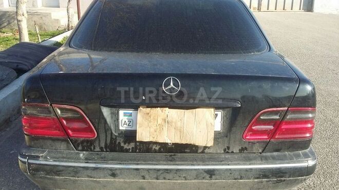 Mercedes E 220 2001, 145,000 km - 2.2 l - Sumqayıt