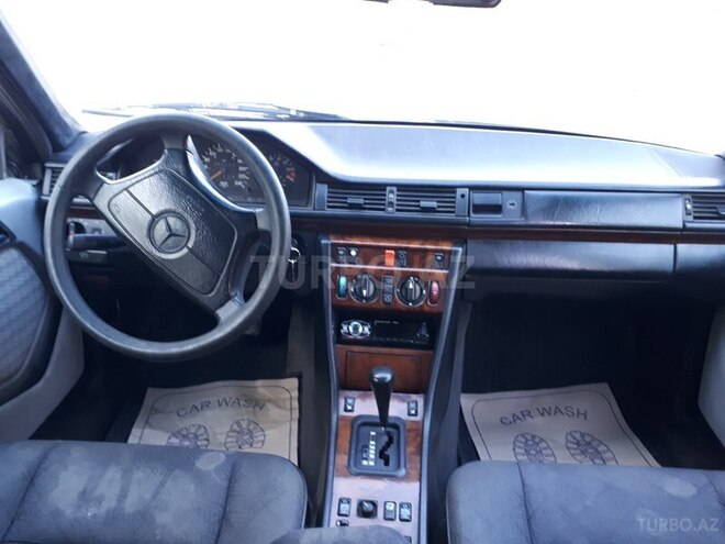 Mercedes E 220 1993, 382,150 km - 2.2 л - Bakı