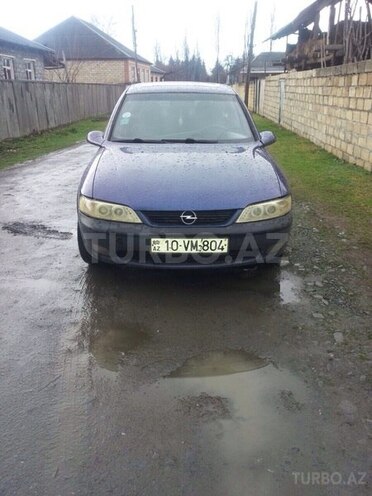 Opel Vectra 1995, 357,200 km - 1.6 l - Zaqatala