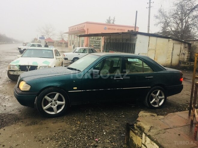 Mercedes C 180 1995, 305,000 km - 0.1 l - Quba