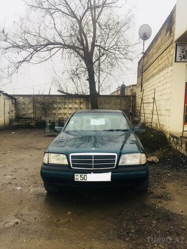 Mercedes C 180 1995, 305,000 km - 0.1 l - Quba