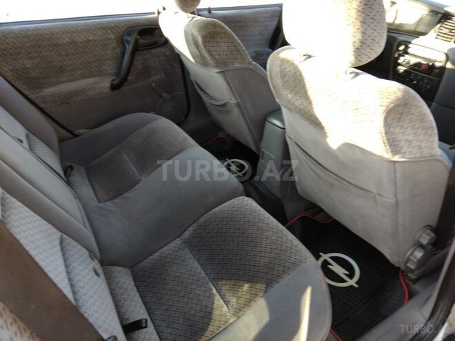 Opel Vectra 1996, 298,000 km - 1.6 л - Sumqayıt