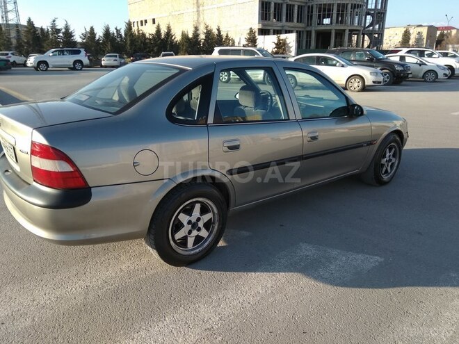 Opel Vectra 1996, 298,000 km - 1.6 л - Sumqayıt