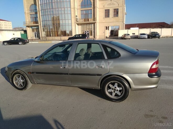 Opel Vectra 1996, 298,000 km - 1.6 л - Sumqayıt