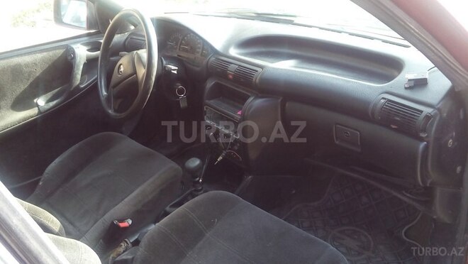 Opel Astra 1992, 299,888 km - 1.6 л - Bakı