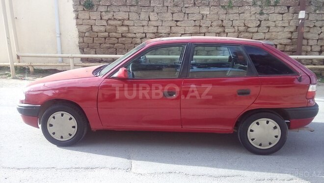 Opel Astra 1992, 299,888 km - 1.6 л - Bakı