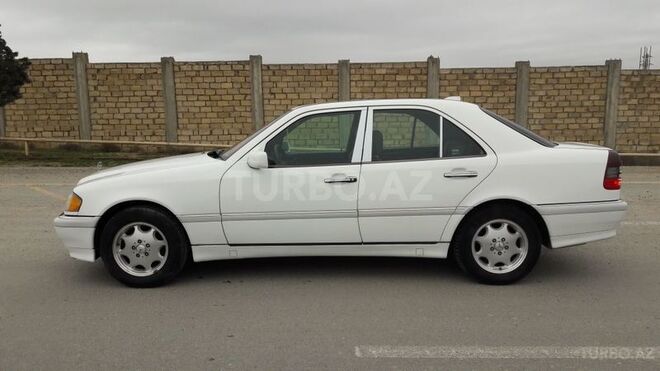 Mercedes C 230 1998, 284,000 km - 0.2 l - Bakı