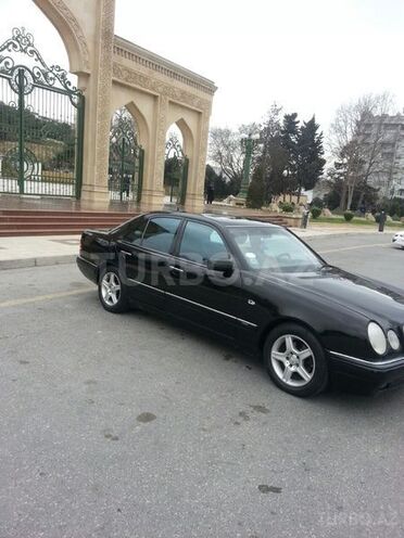Mercedes E 240 1997, 365,543 km - 2.4 l - Bakı