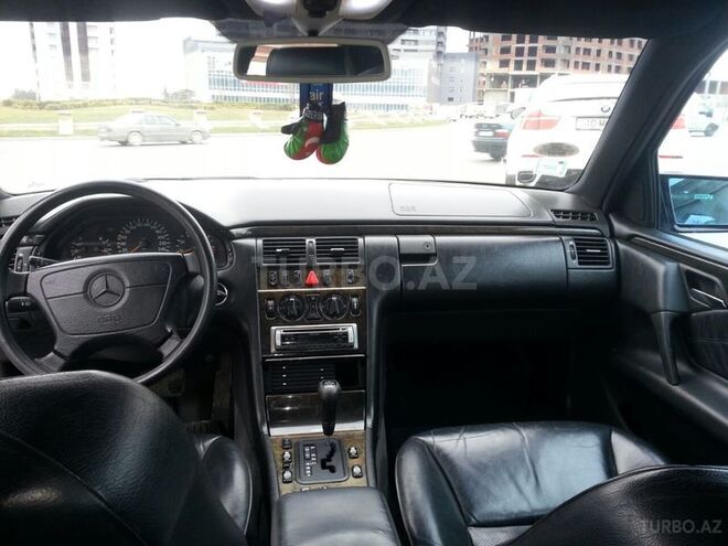 Mercedes E 240 1997, 365,543 km - 2.4 l - Bakı