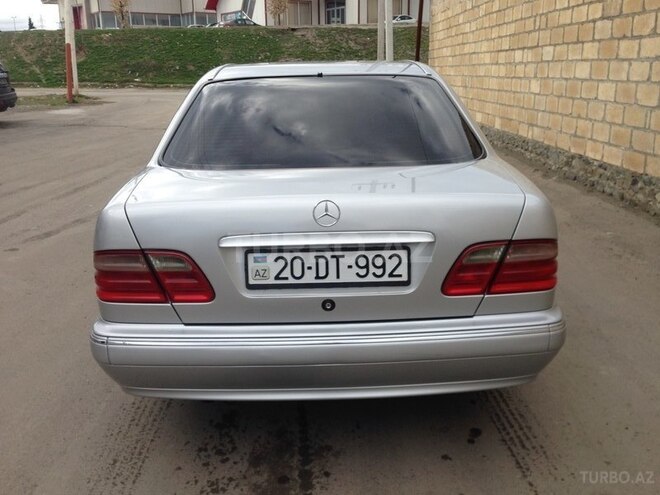 Mercedes E 200 2000, 325,000 km - 2.0 l - Gəncə