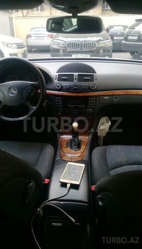 Mercedes E 220 2003, 256,464 km - 2.2 l - Bakı