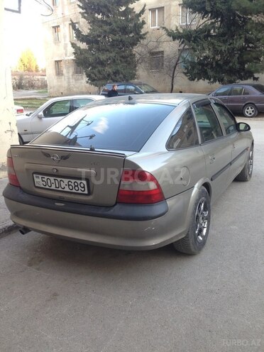Opel Vectra 1996, 265,000 km - 2.0 l - Sumqayıt