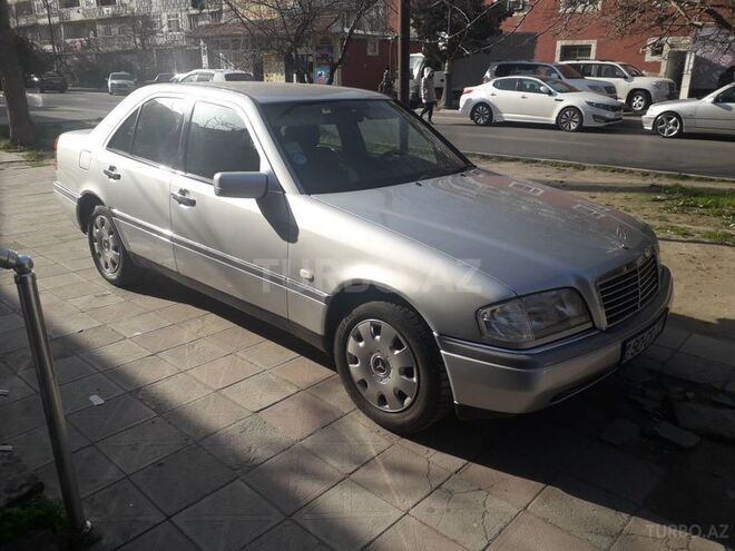 Mercedes C 220 1995, 230,000 km - 2.2 l - Bakı