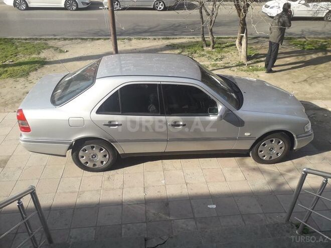 Mercedes C 220 1995, 230,000 km - 2.2 l - Bakı