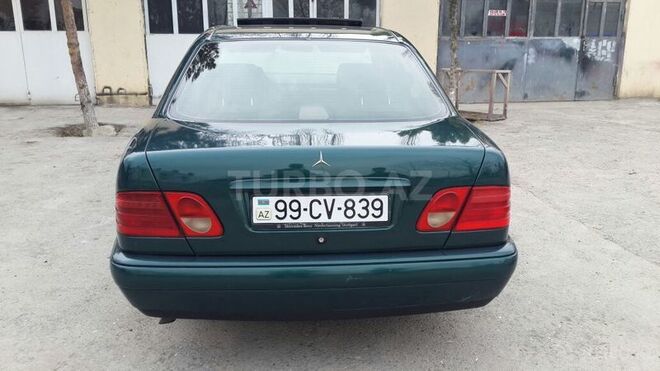 Mercedes E 200 1998, 284,563 km - 2.0 л - Bərdə