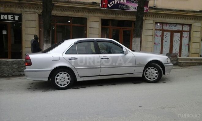 Mercedes C 220 1995, 300,000 km - 2.2 л - Şəki