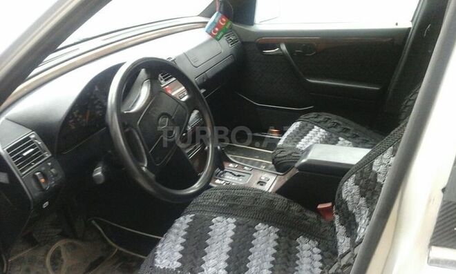 Mercedes C 220 1995, 300,000 km - 2.2 л - Şəki