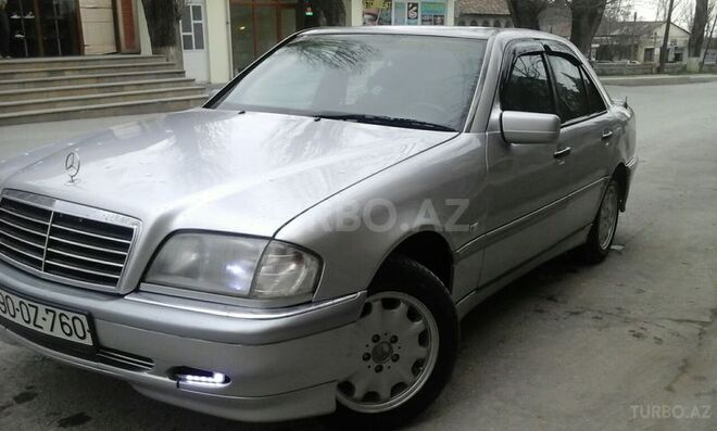 Mercedes C 220 1995, 300,000 km - 2.2 л - Şəki