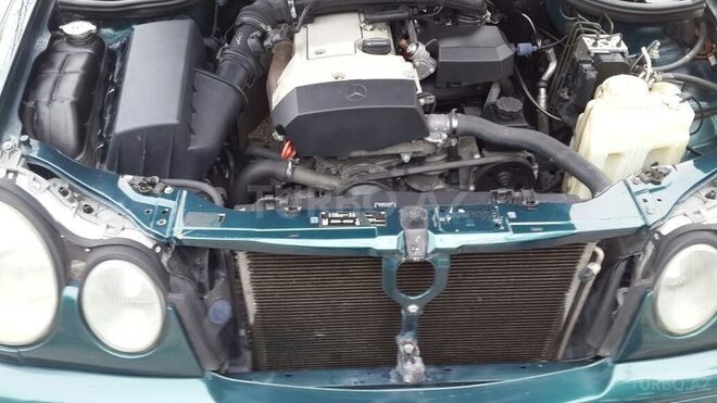 Mercedes E 200 1998, 284,563 km - 2.0 л - Bərdə