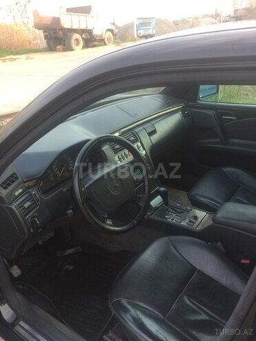Mercedes E 280 1999, 301,000 km - 2.8 l - Bakı