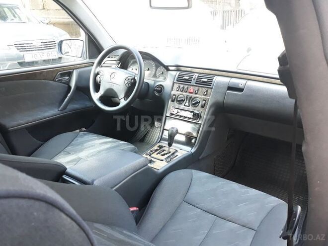 Mercedes E 240 2000, 337,100 km - 2.4 l - Bakı