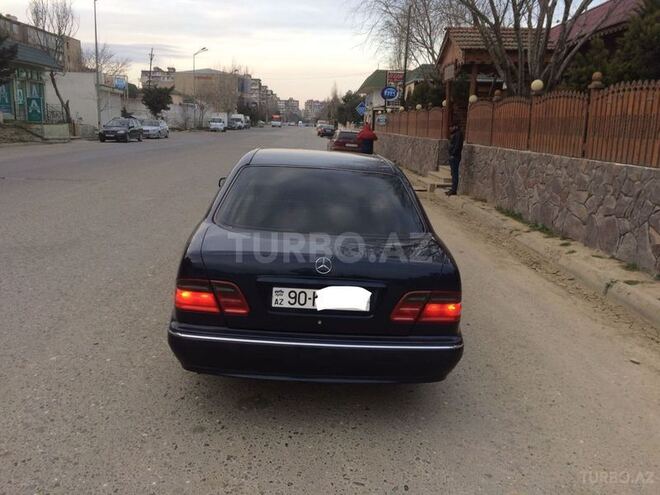 Mercedes E 240 2000, 337,100 km - 2.4 l - Bakı