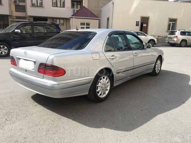 Mercedes E 200 2001, 250,000 km - 2.0 l - Bakı
