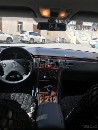 Mercedes E 200 2001, 250,000 km - 2.0 l - Bakı