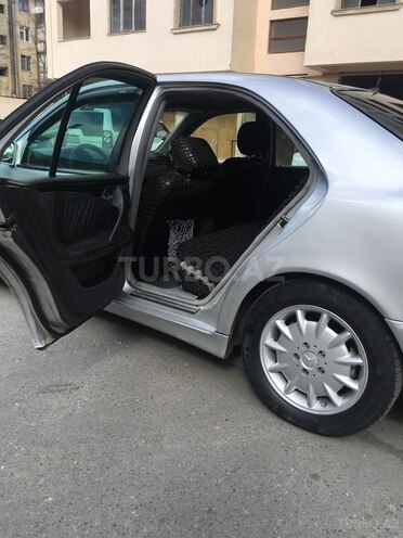 Mercedes E 200 2001, 250,000 km - 2.0 l - Bakı