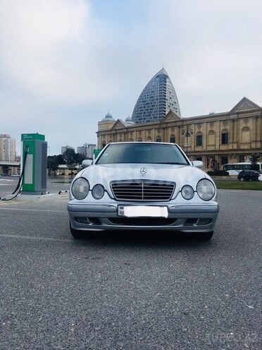 Mercedes E 200 2001, 250,000 km - 2.0 l - Bakı