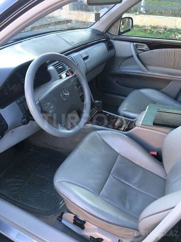 Mercedes E 240 2000, 251,000 km - 2.4 l - Mingəçevir
