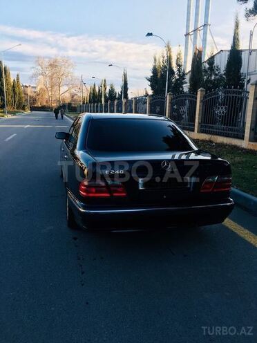 Mercedes E 240 2000, 251,000 km - 2.4 l - Mingəçevir