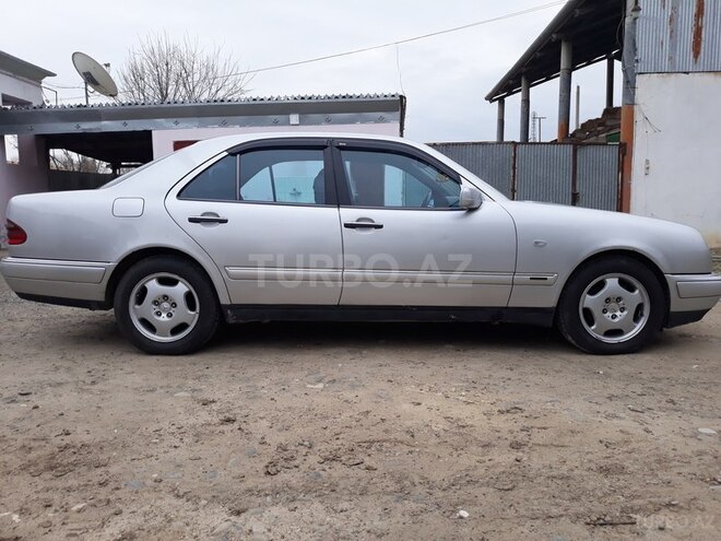 Mercedes E 220 1999, 425,000 km - 2.2 л - Bakı