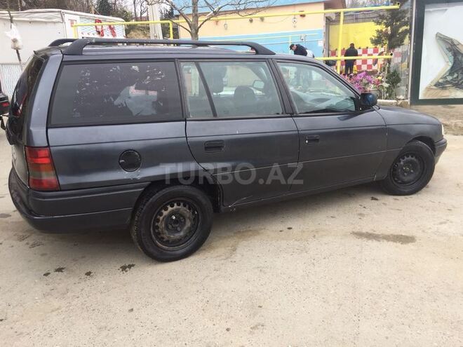 Opel Astra 1994, 200,000 km - 1.6 l - Bakı