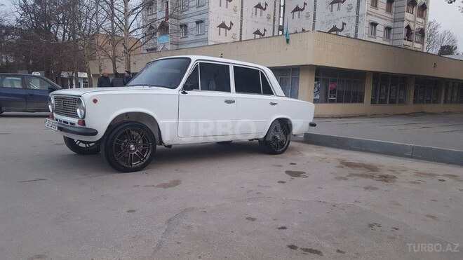 LADA (VAZ) 21011 1979, 8,888 km - 1.6 l - Mingəçevir