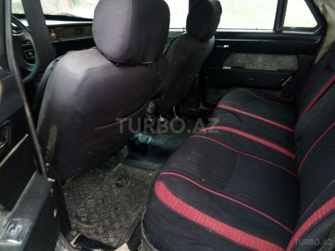 GAZ 3110 1995, 290,000 km - 0.2 l - 