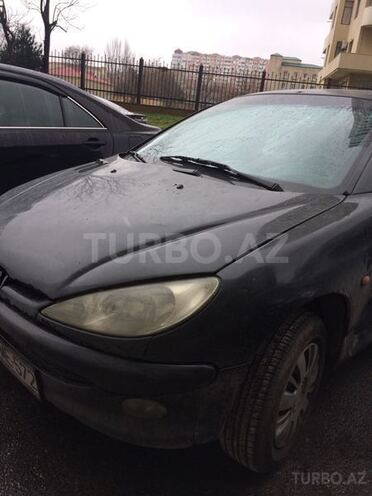 Peugeot 206 2002, 298,000 km - 1.4 л - Bakı
