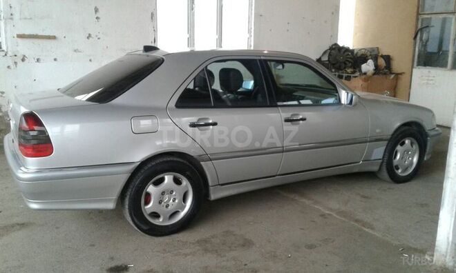 Mercedes C 240 1997, 290,000 km - 2.4 l - Sumqayıt