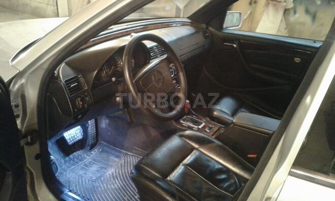 Mercedes C 240 1997, 290,000 km - 2.4 l - Sumqayıt