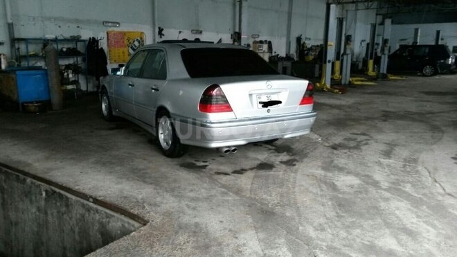 Mercedes C 240 1998, 200,000 km - 2.4 л - Bakı